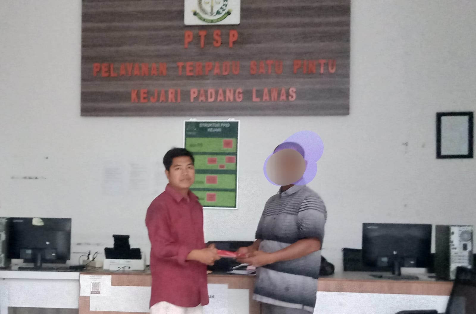 Tiga Tahun Realisasi DD Tidak Jelas, "Oknum Kepala Desa Pasar Latong di Laporkan Warganya ke Kejari Padang Lawas"
