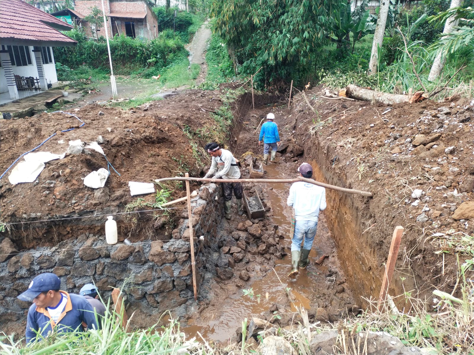 Pemdes Mekar Sari Bangun Drenanase untuk Saluran Limba, "Masyarakat Sangat Senang"