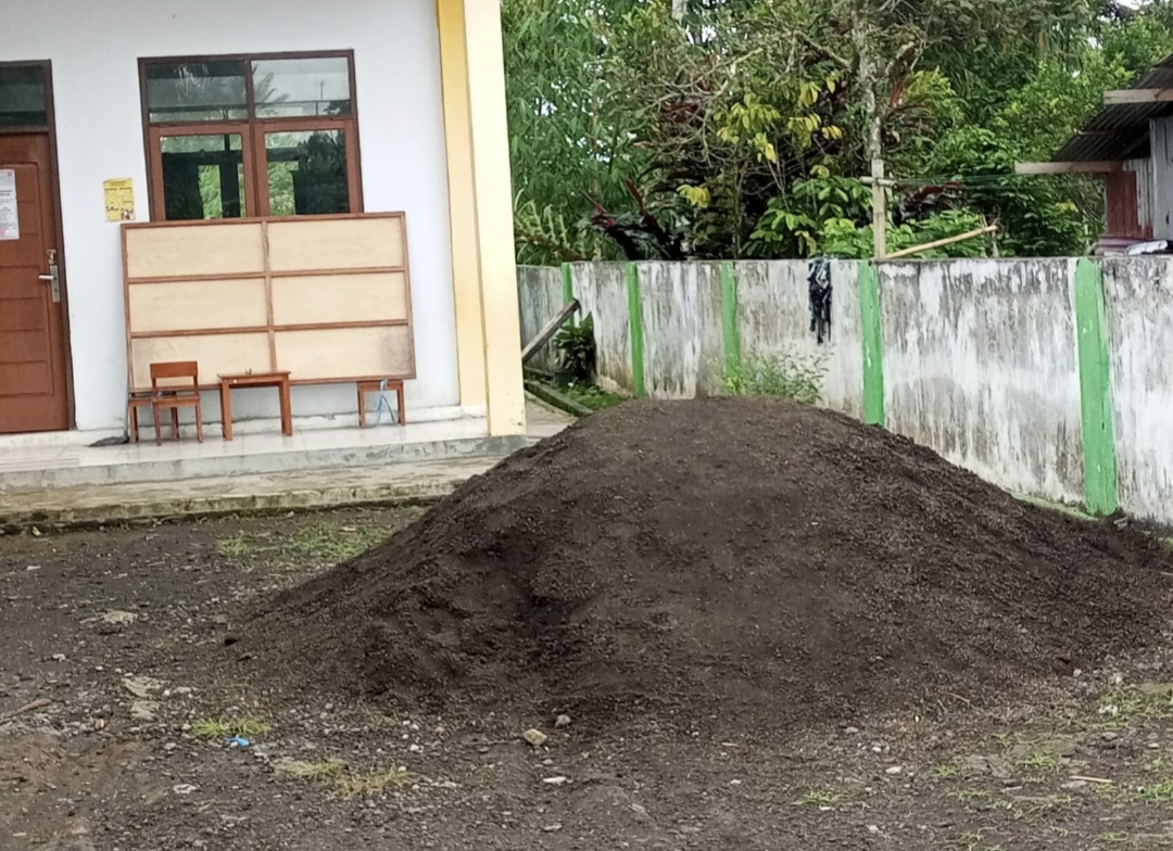 Halaman Sekolah Paud dan MDT Desa Sumber Sari Akan Dipasang Paving Block, Dliknews.com