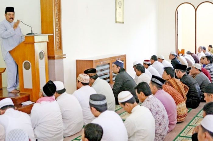 Meningkatkan Kualitas Khutbah Jumat: Panduan untuk Khatib