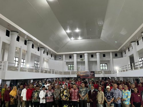 Ketua DPRD Bengkulu Tengah Fepi Suheri menghadiri perayaan Natal Oikumene di Balai Raflesia Bengkulu Tengah.