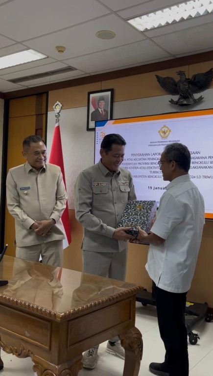 Ketua DPRD Bengkulu Tengah Terima LHP BPK RI Terkait Efektivitas Program Penuntasan TBC, Dliknews.com