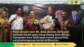 Pebi Anjeli dan M. Alid Alcom Alfayad saat menerima penghargaan sebagai Duta Wisata Kabupaten Kaur 2026 di Gedung Serbaguna Padang Kempas.