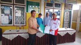 Prosesi serah terima jabatan anggota BPD Desa Barat Wetan masa bakti terbaru di Balai Desa Barat Wetan, Kecamatan Kabawetan, Kabupaten Kepahiang.