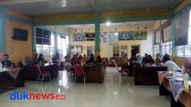 Kegiatan Rembuk Stunting di Balai Desa Babakan Bogor yang dihadiri pemerintah desa, tenaga kesehatan, dan masyarakat untuk memperkuat pencegahan stunting.