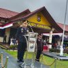 Kapolres Kepahiang memimpin Upacara Hari Bhayangkara Ke-80 di Lapangan Apel Polres Kepahiang bersama Forkopimda dan peserta upacara.